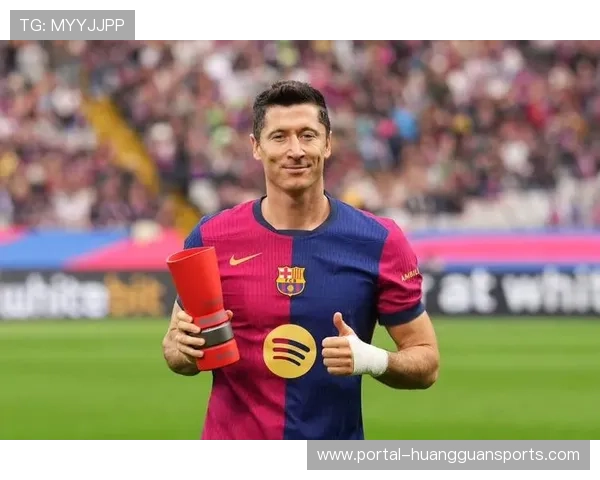 莱万点球失手成巴萨队史首人，主力位置受挑战